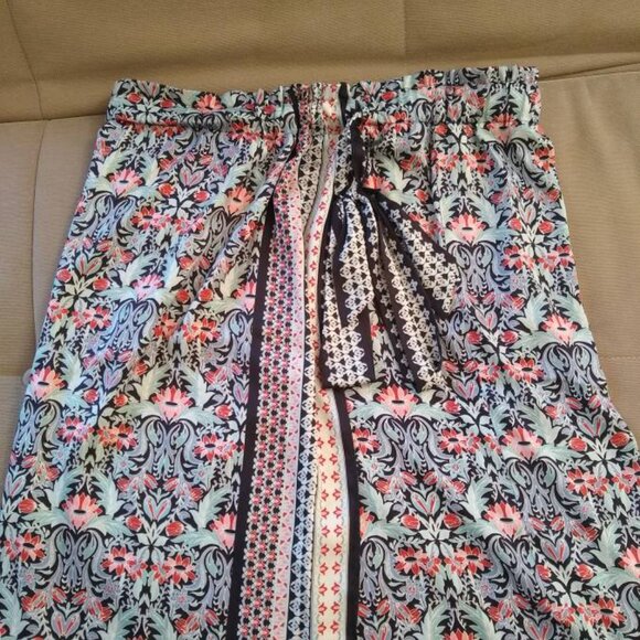 Bundle of size 10/12  skirts and short - Picture 2 of 11